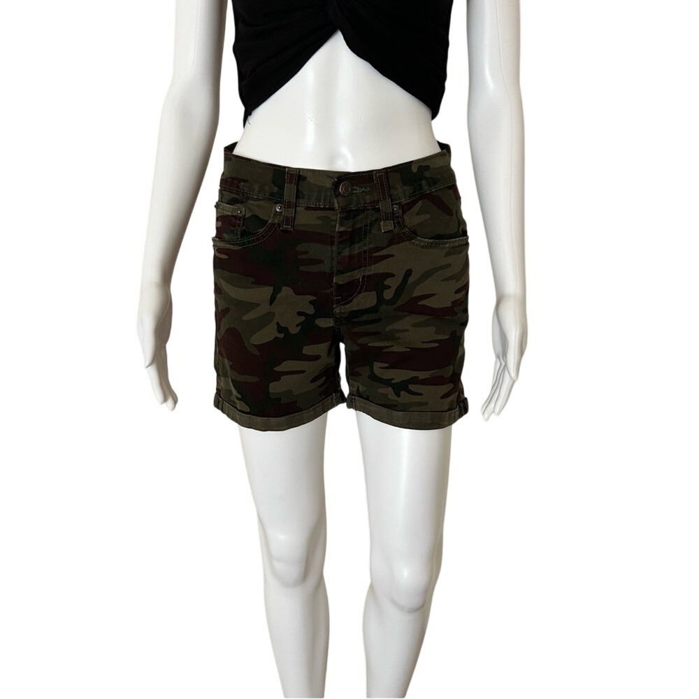 Levis Camo Mid Length High Waist Shorts‎ Size 27
